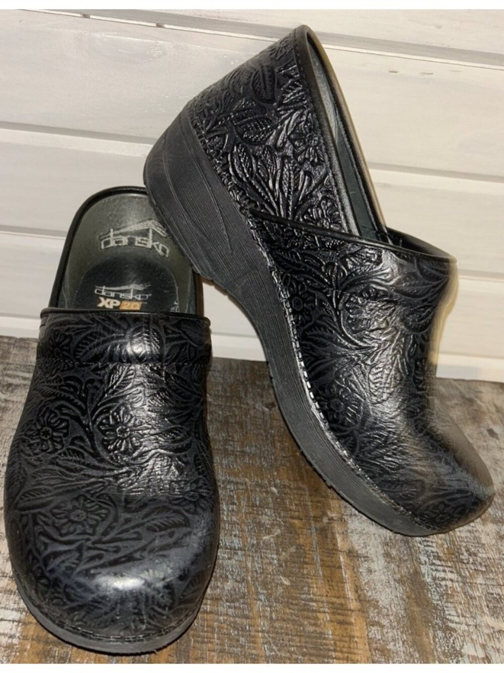 Dansko XP Sz EU 38 US 7.5 - 8 Professional Tooled Leather Black Clogs Shoes